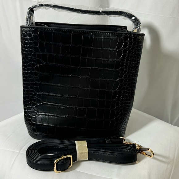 AOTA All of the Above Elena Bucket Bag Black - Picture 10 of 13